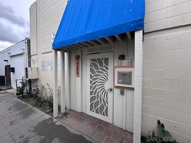 725 Redondo Ct 22