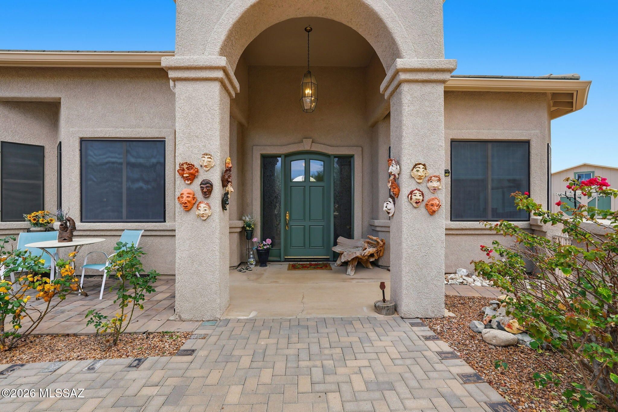 1731 W Placita De La Escalera