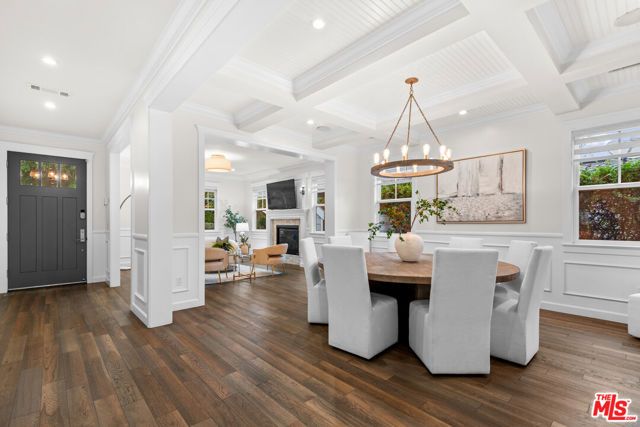 4616 Ventura Canyon Avenue