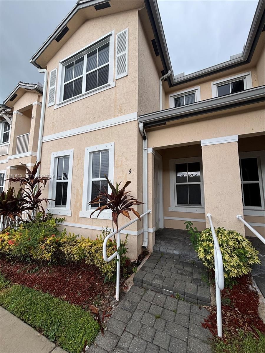 2819 Se 1st Drive 8
