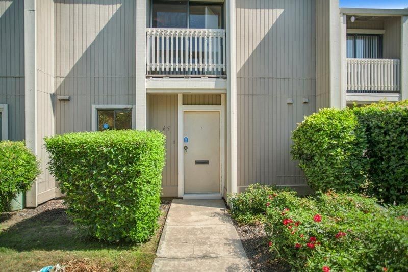 65 Derow Court