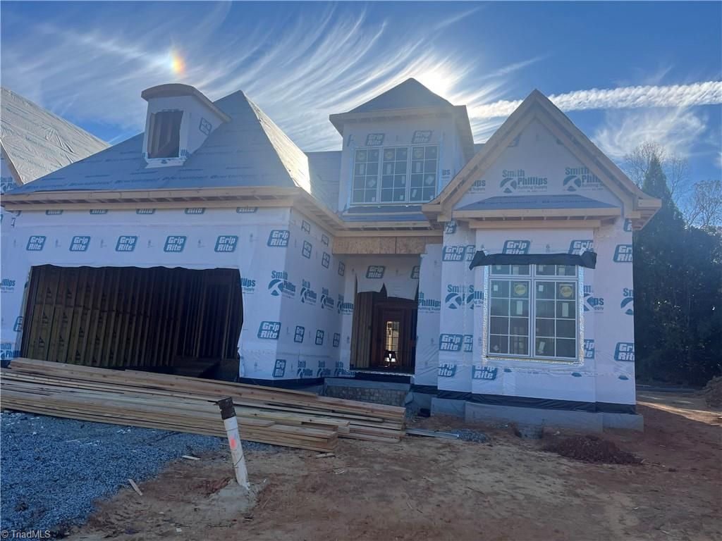 14 Creswell Manor Drive