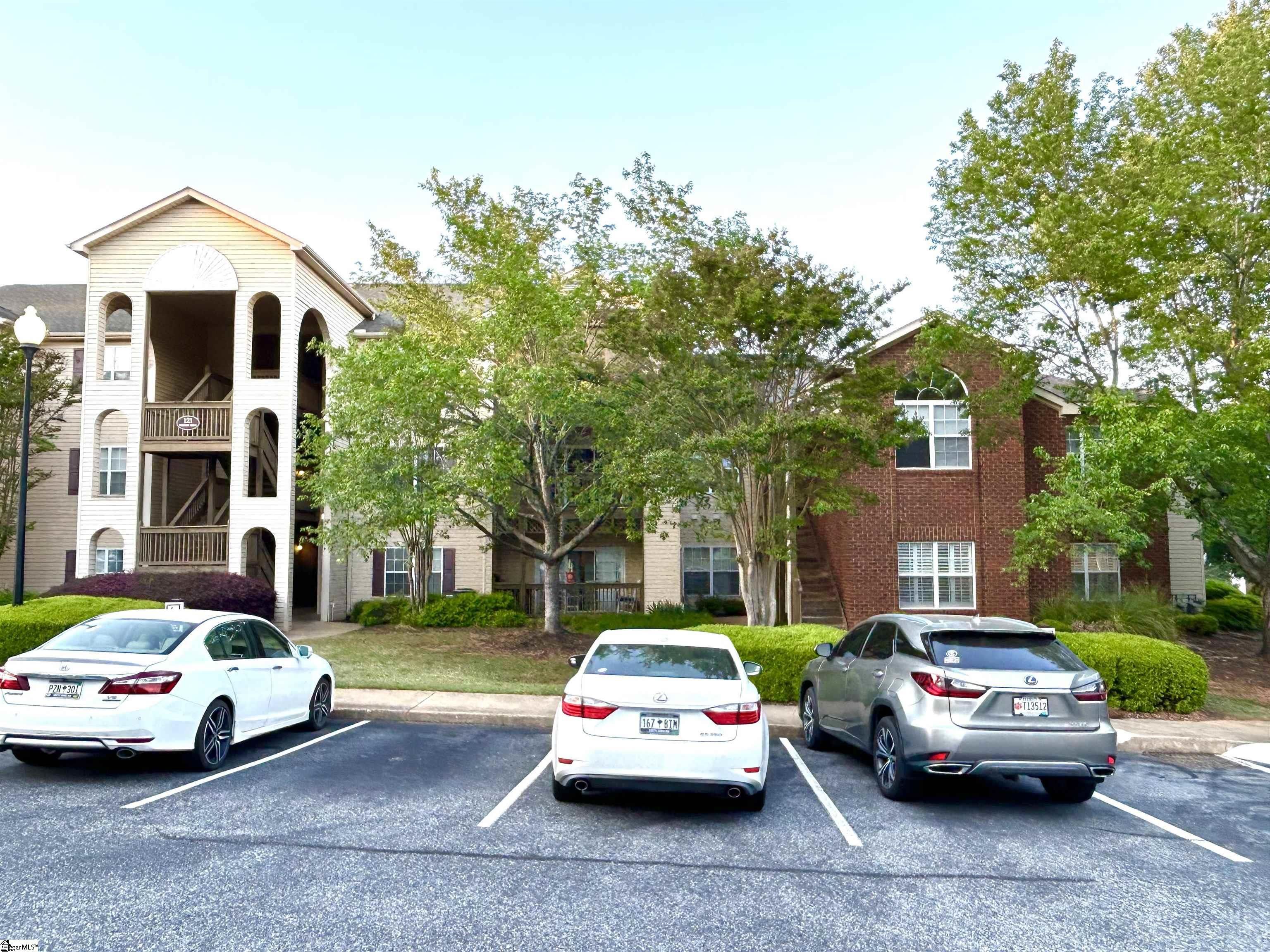 121 Wexford Drive Unit 106