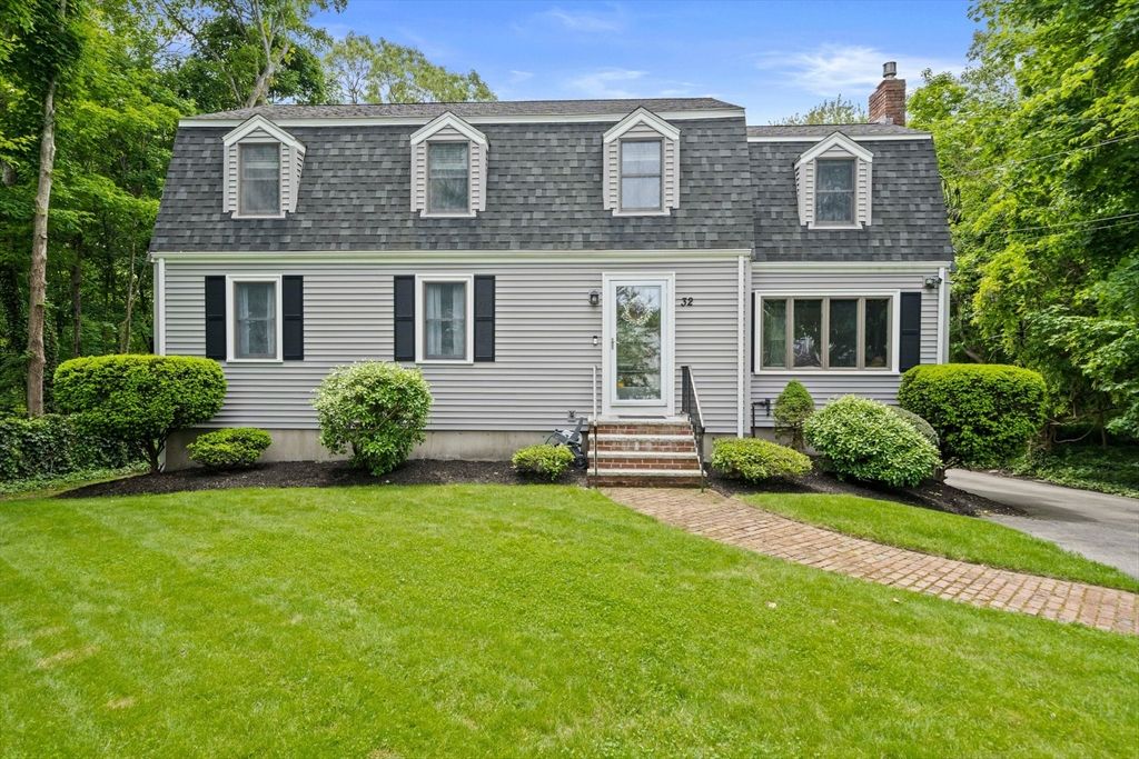32 Riley Ave