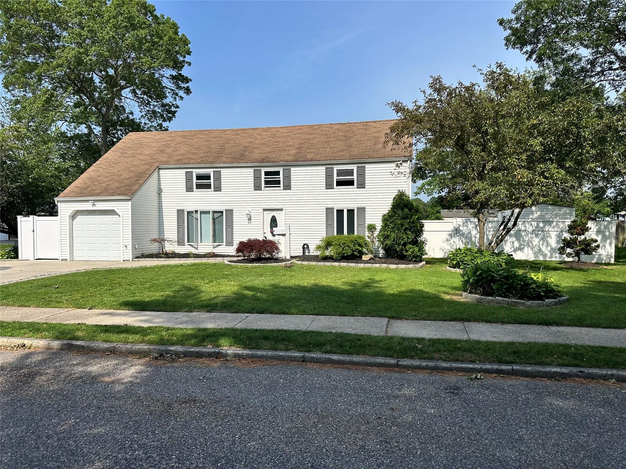 7 Lurcott Lane