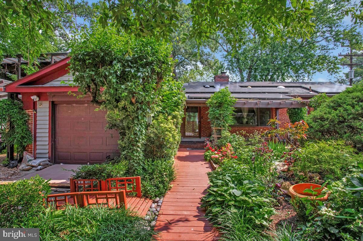 997 N Sycamore Street N