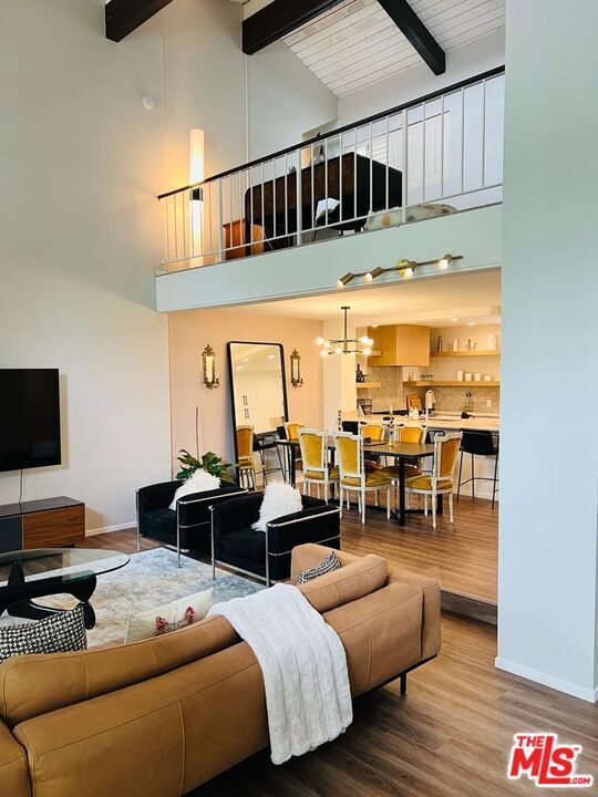 1925 S Beverly Glen Boulevard 40