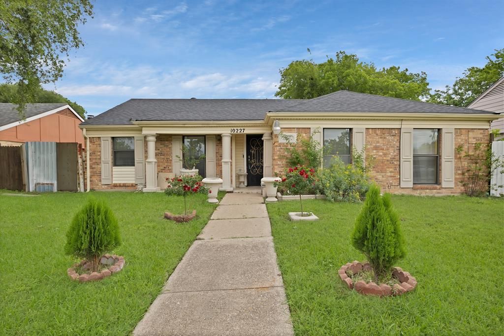 10227 Oak Gate Lane