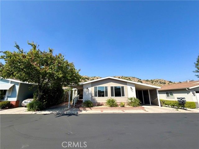 15455 Glenoaks Boulevard 272