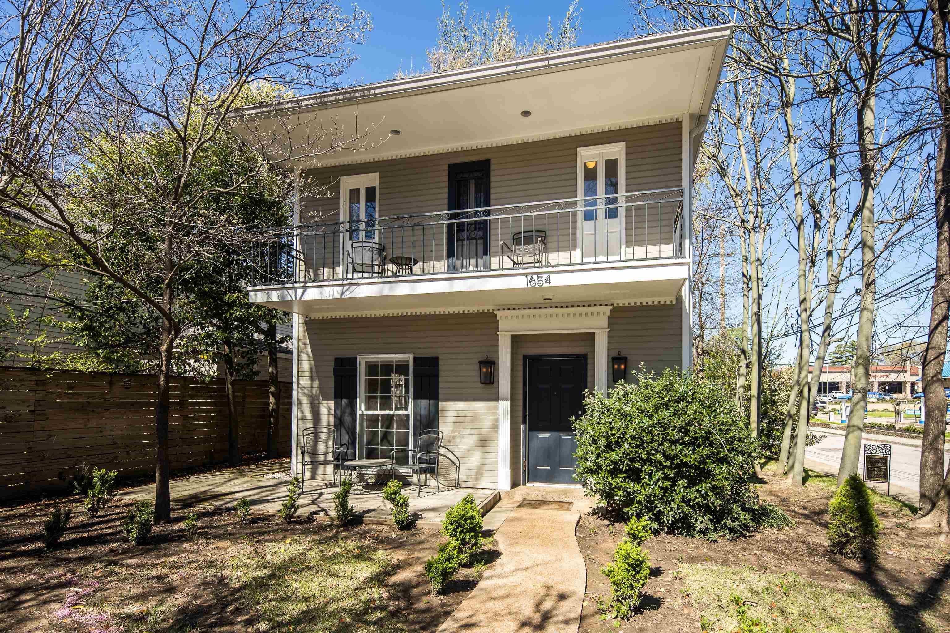 1654 Eastmoreland Ave