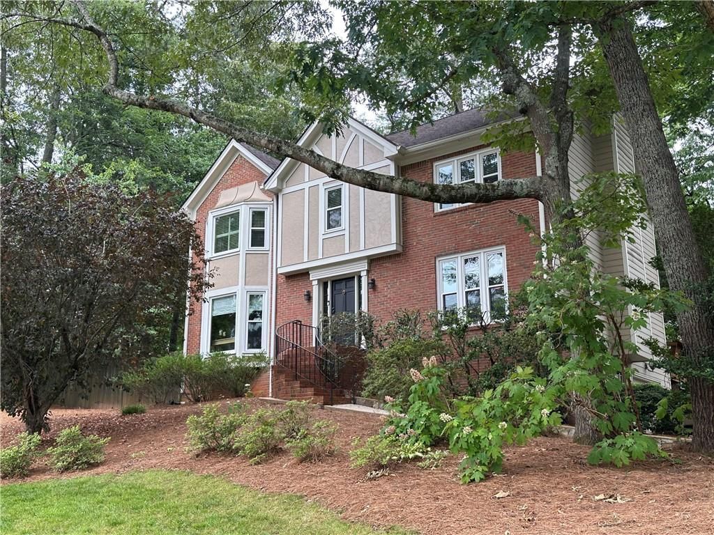 3298 Robinson Oaks Way Ne