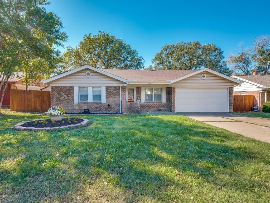 924 Blue Lake Drive
