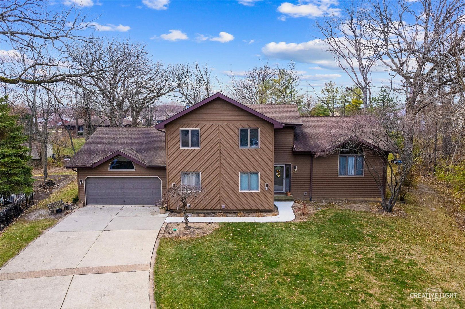 203 Oak Court