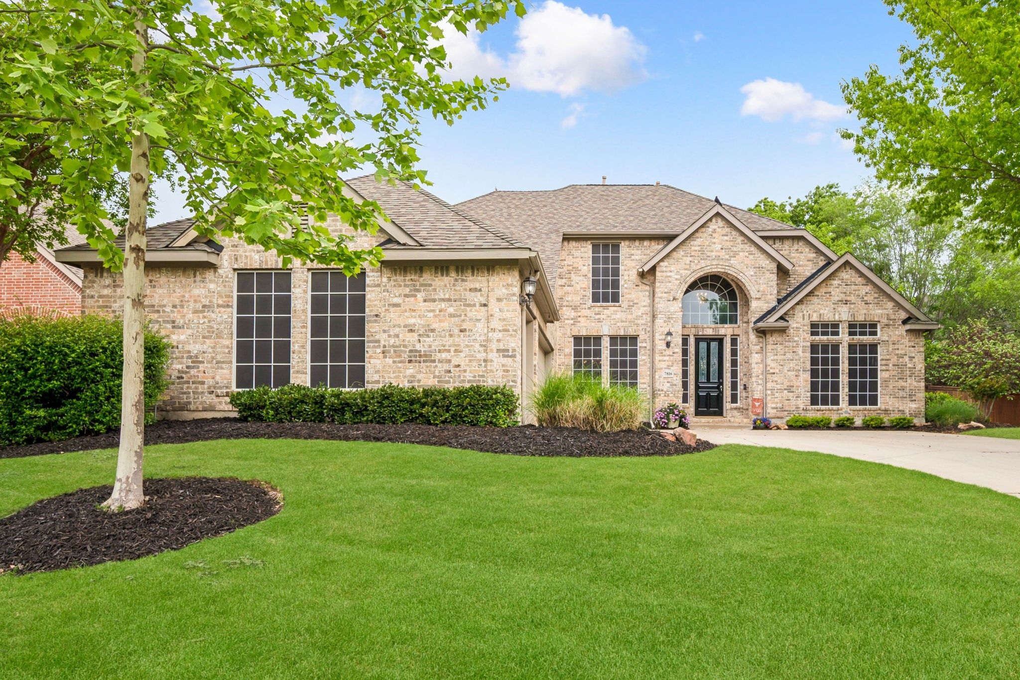 7816 Linksview Drive