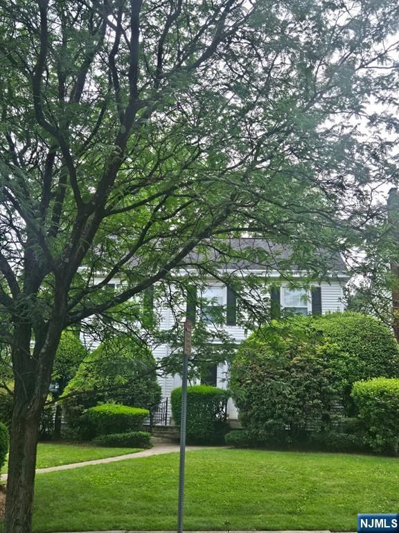 25 Pleasant Avenue