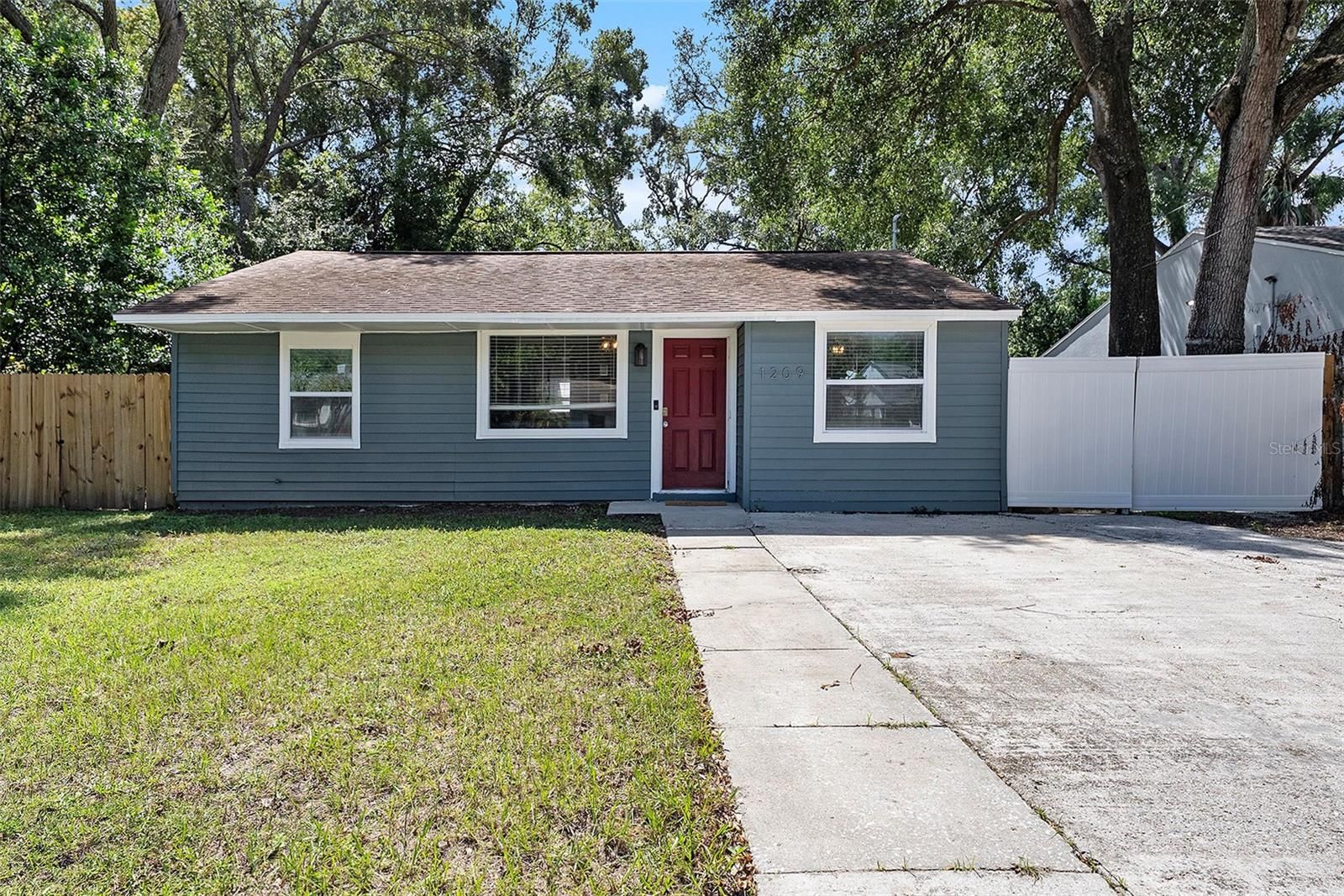 1209 E Flora Street