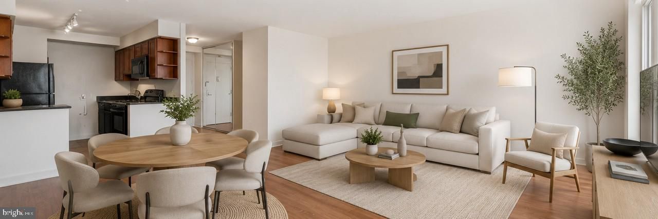 604 S Washington Square 36 2211