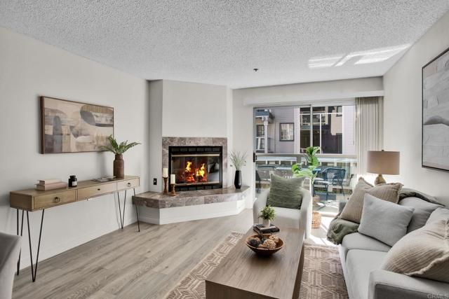 1560 Circa Del Lago D201