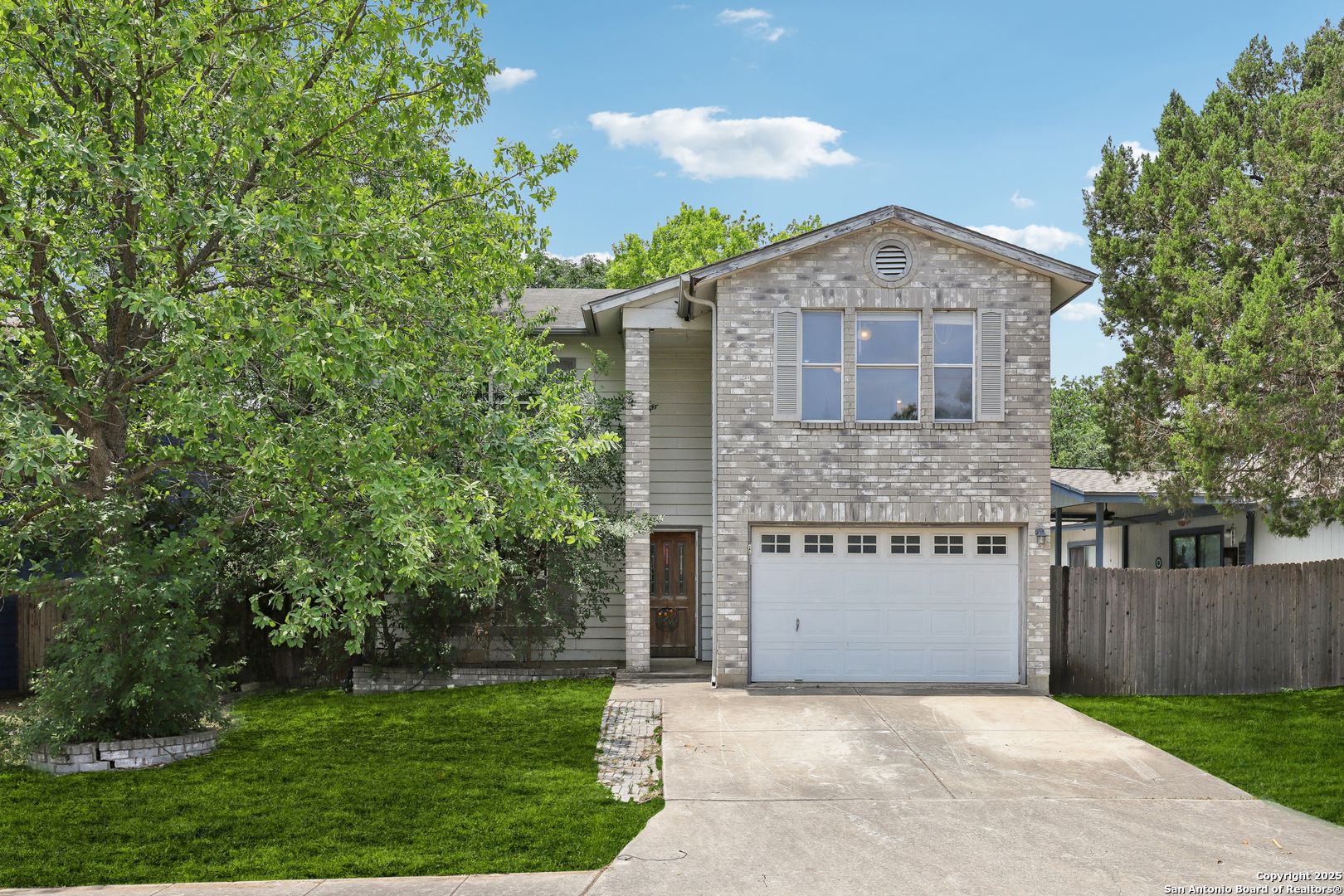 15527 Legend Springs