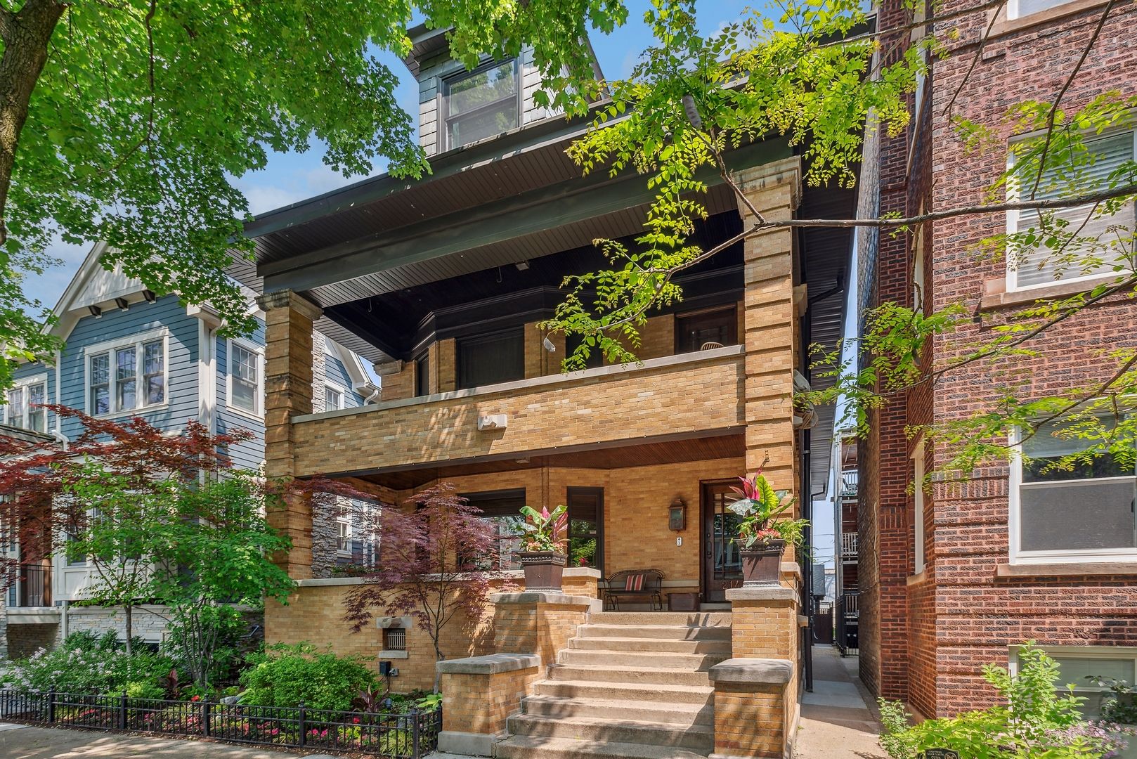 2148 W Giddings Street