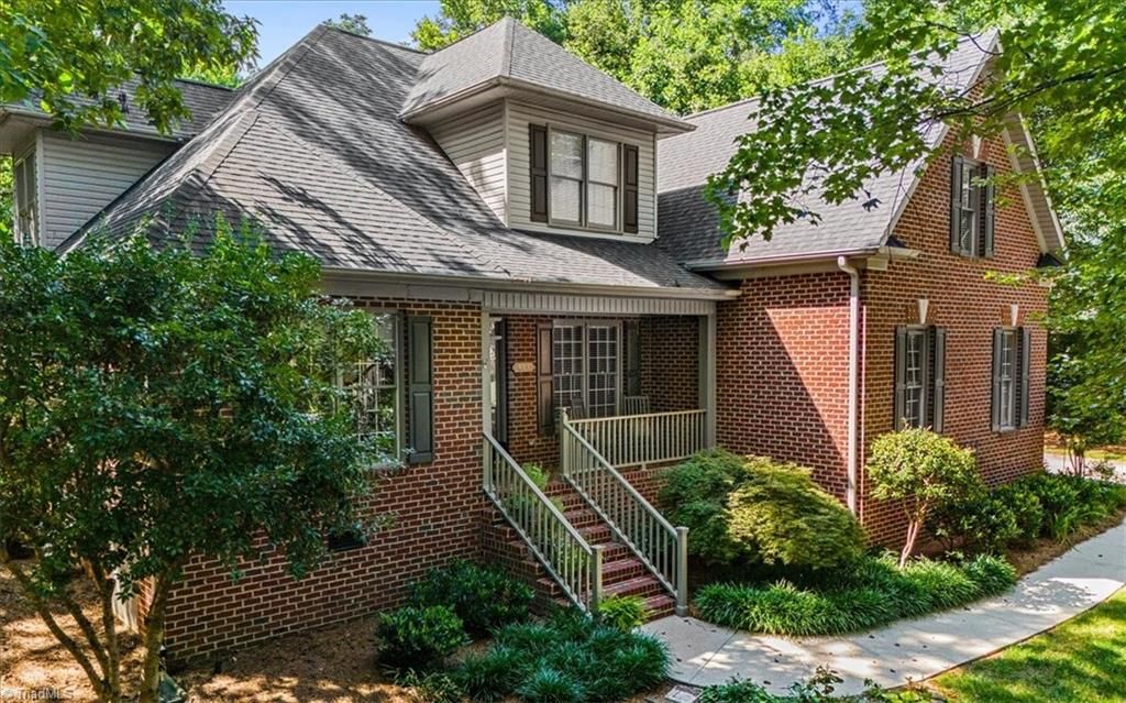 814 James Doak Parkway