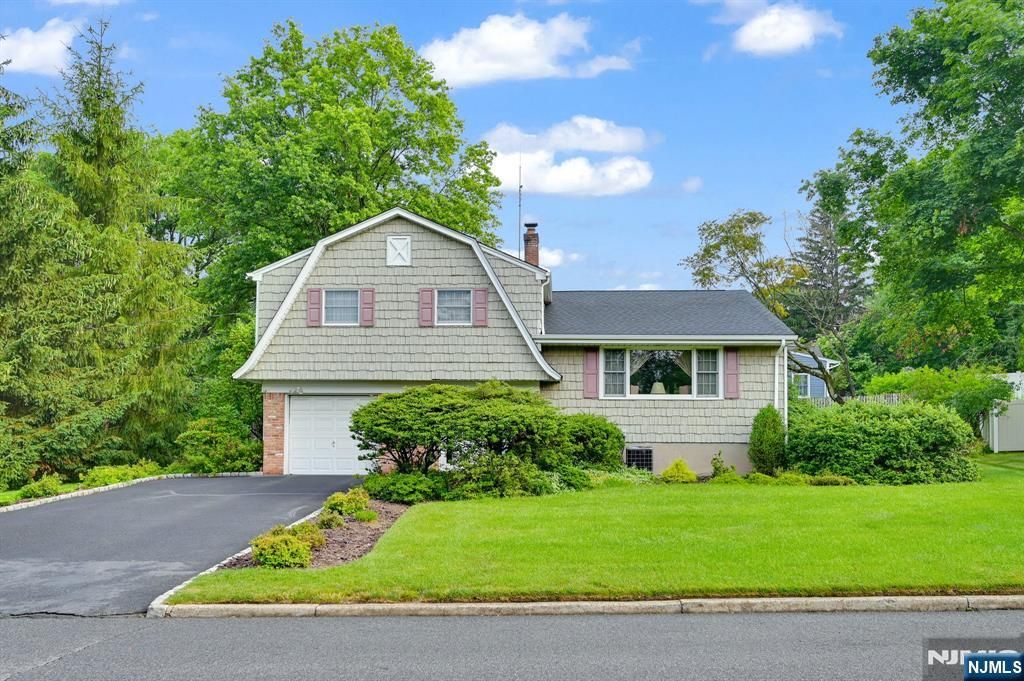 2 Clover Court