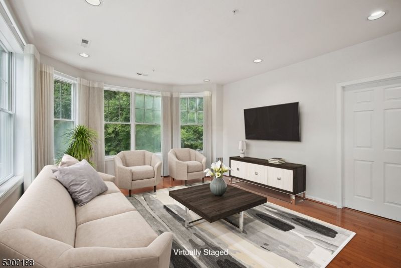 1107 Pointe Gate Dr