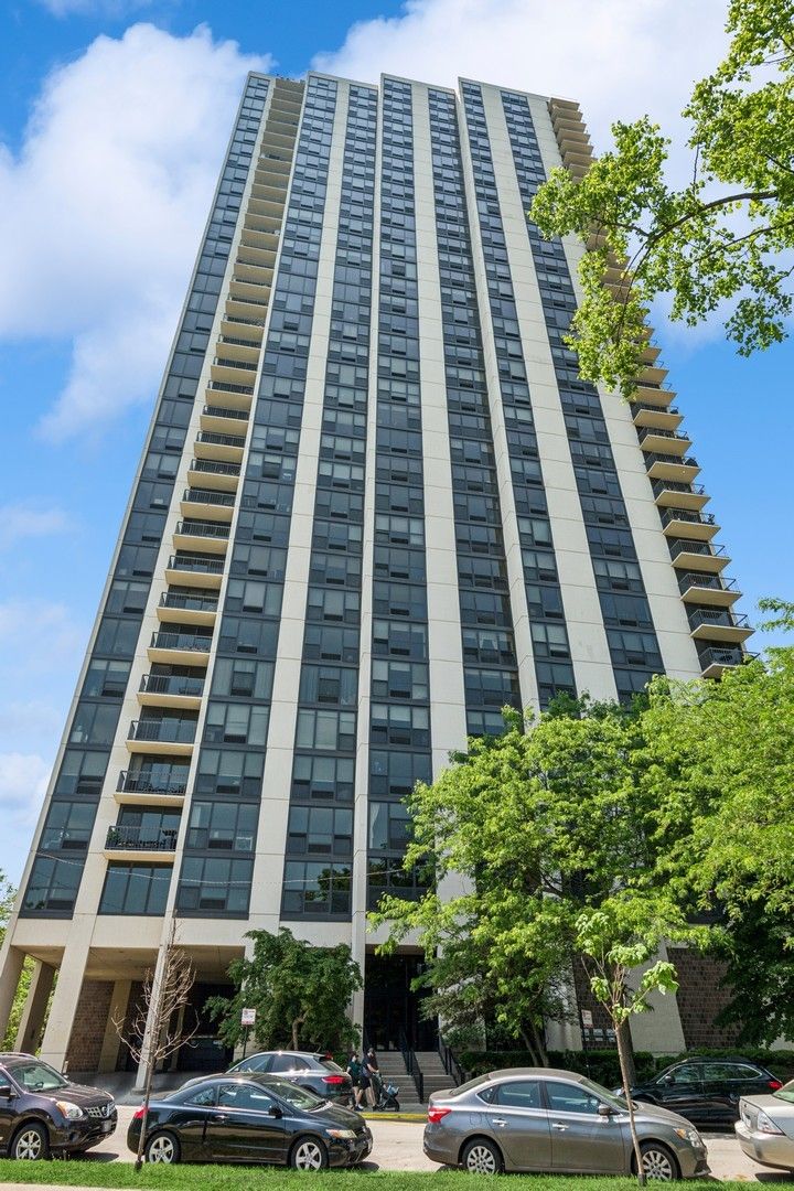 2500 N Lakeview Avenue 605