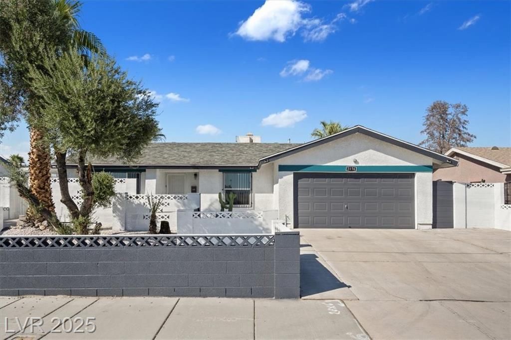2174 East Russell Road