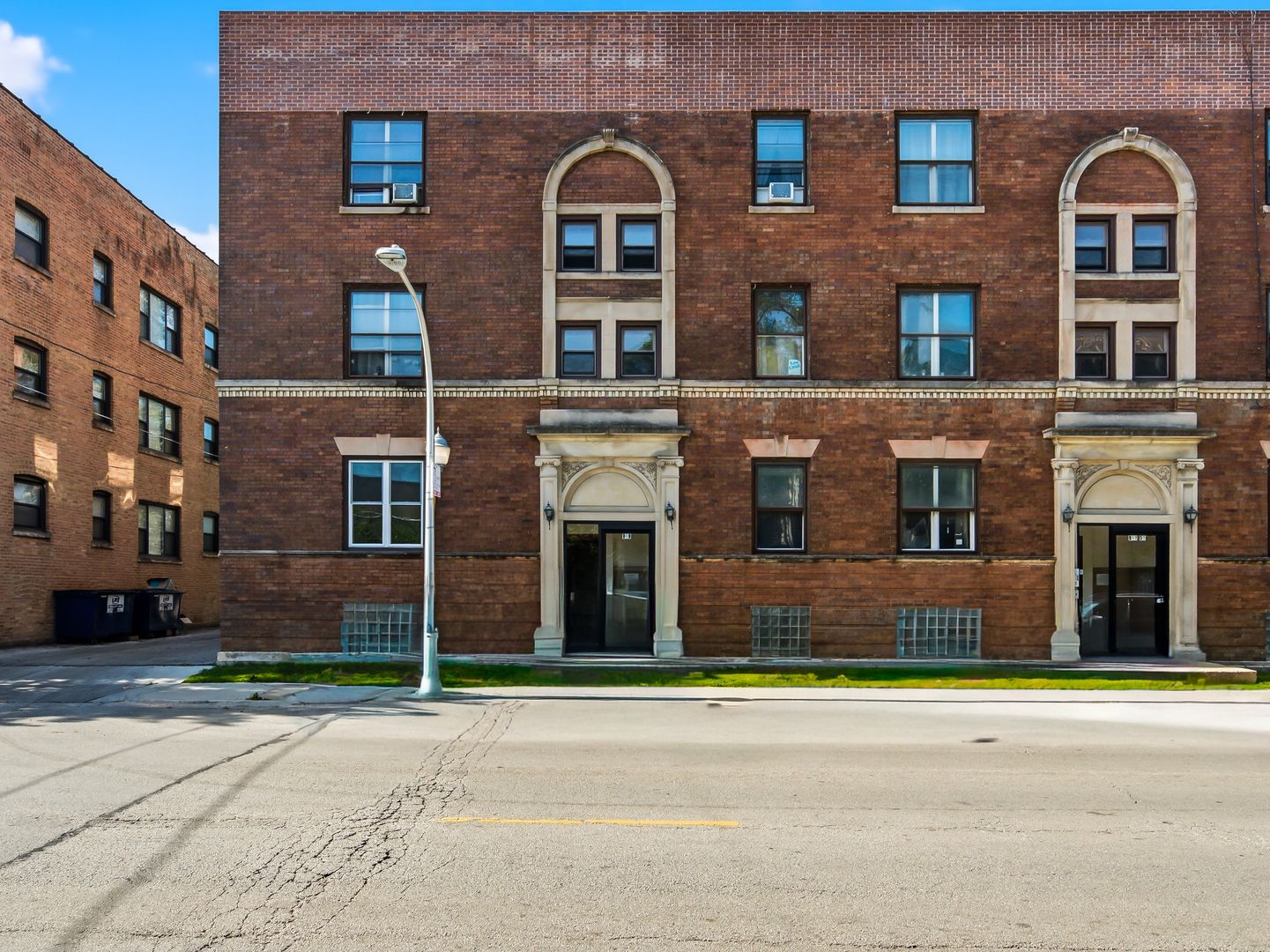 959 E 61st Street 1