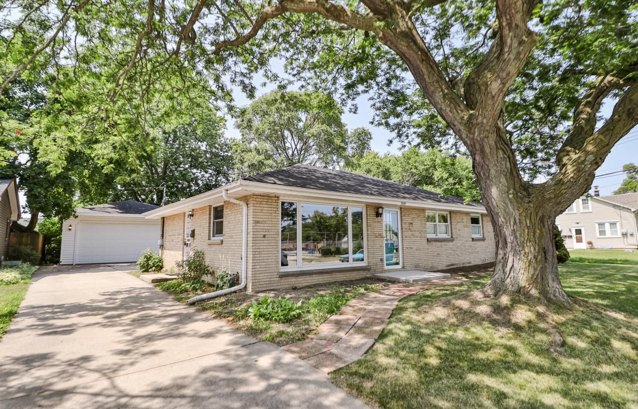 5929 South 23rd Street