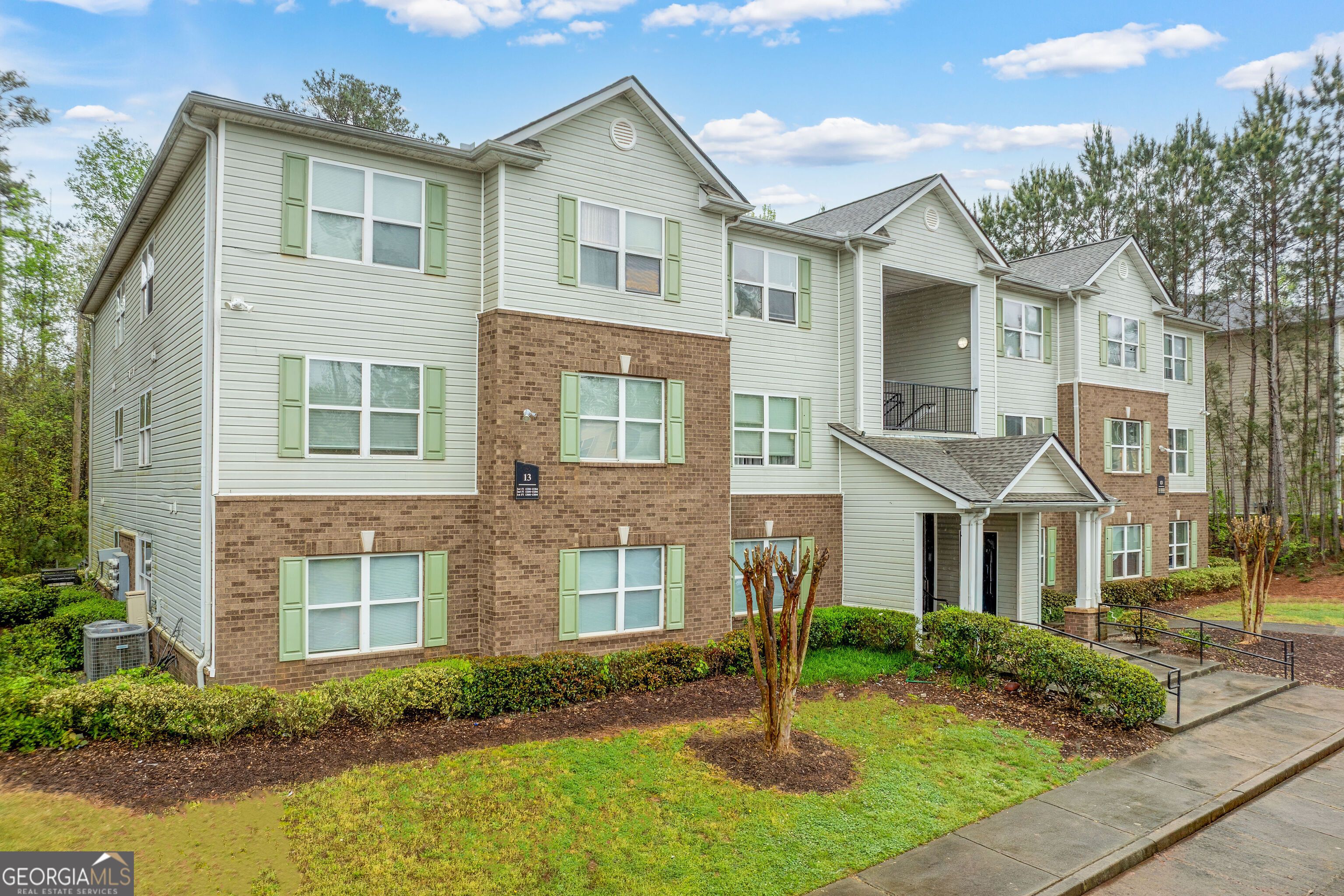 13202 Fairington Ridge Circle