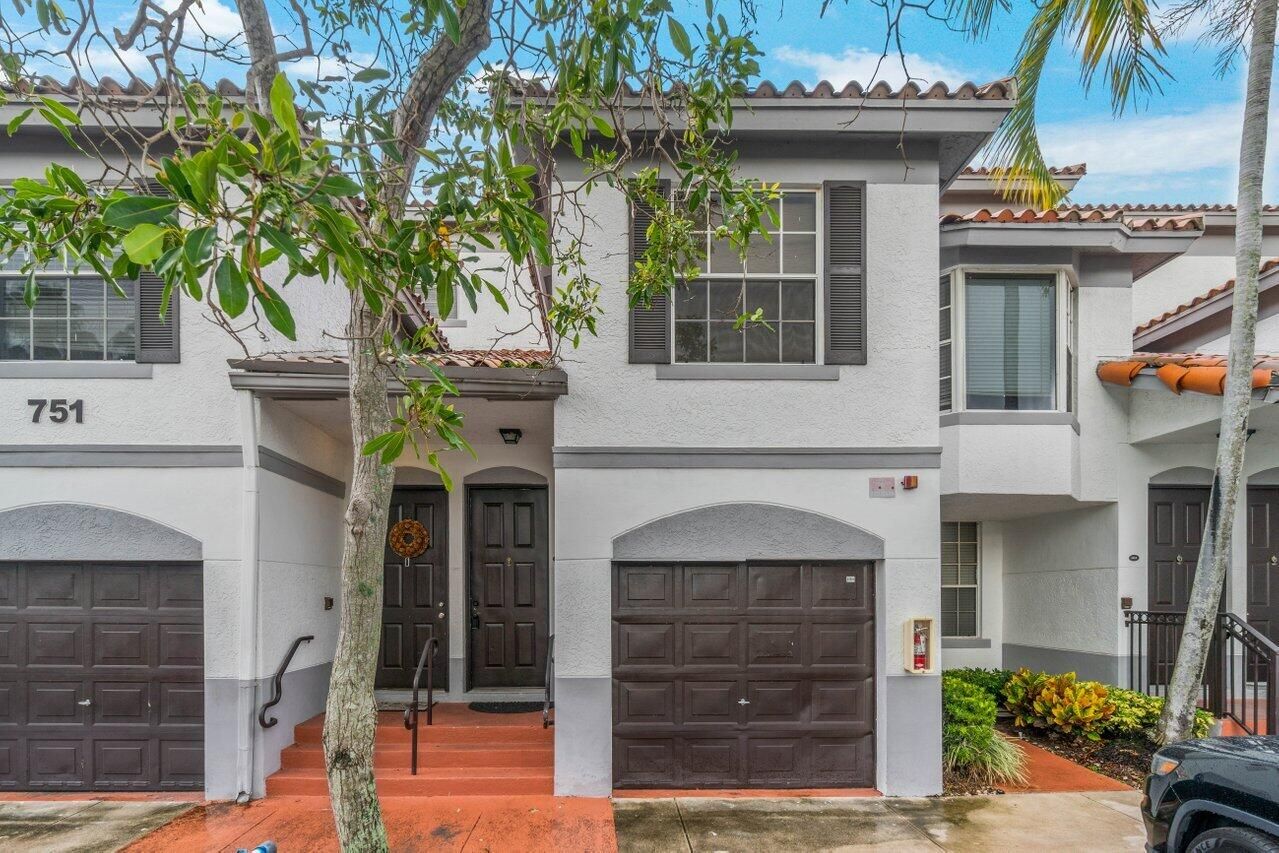 751 Sw 148th Avenue 1010