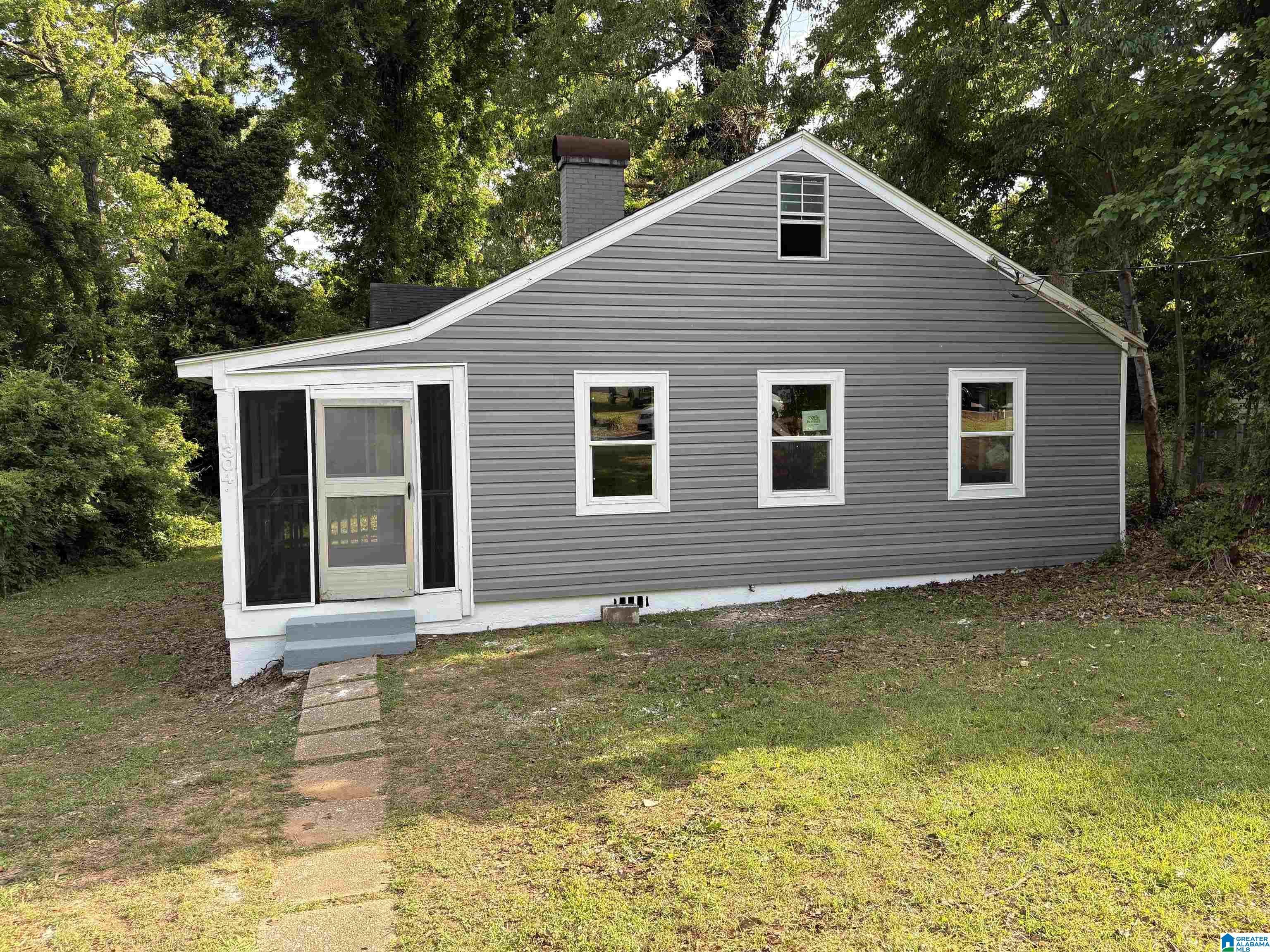 1304 E 11th Street