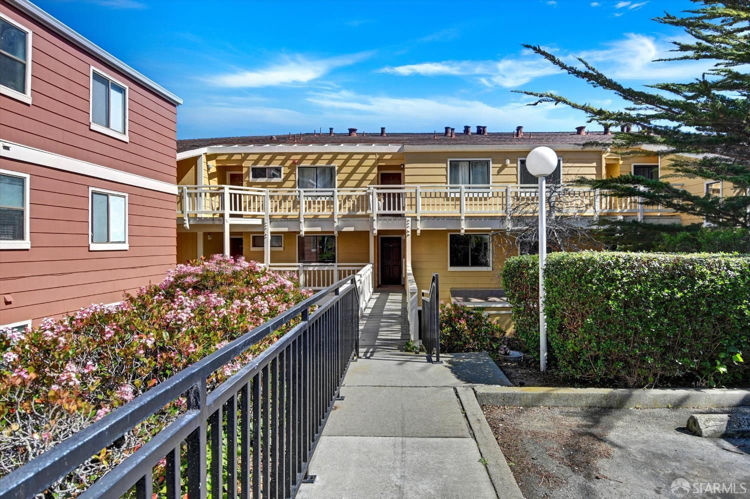 306 Oak Court