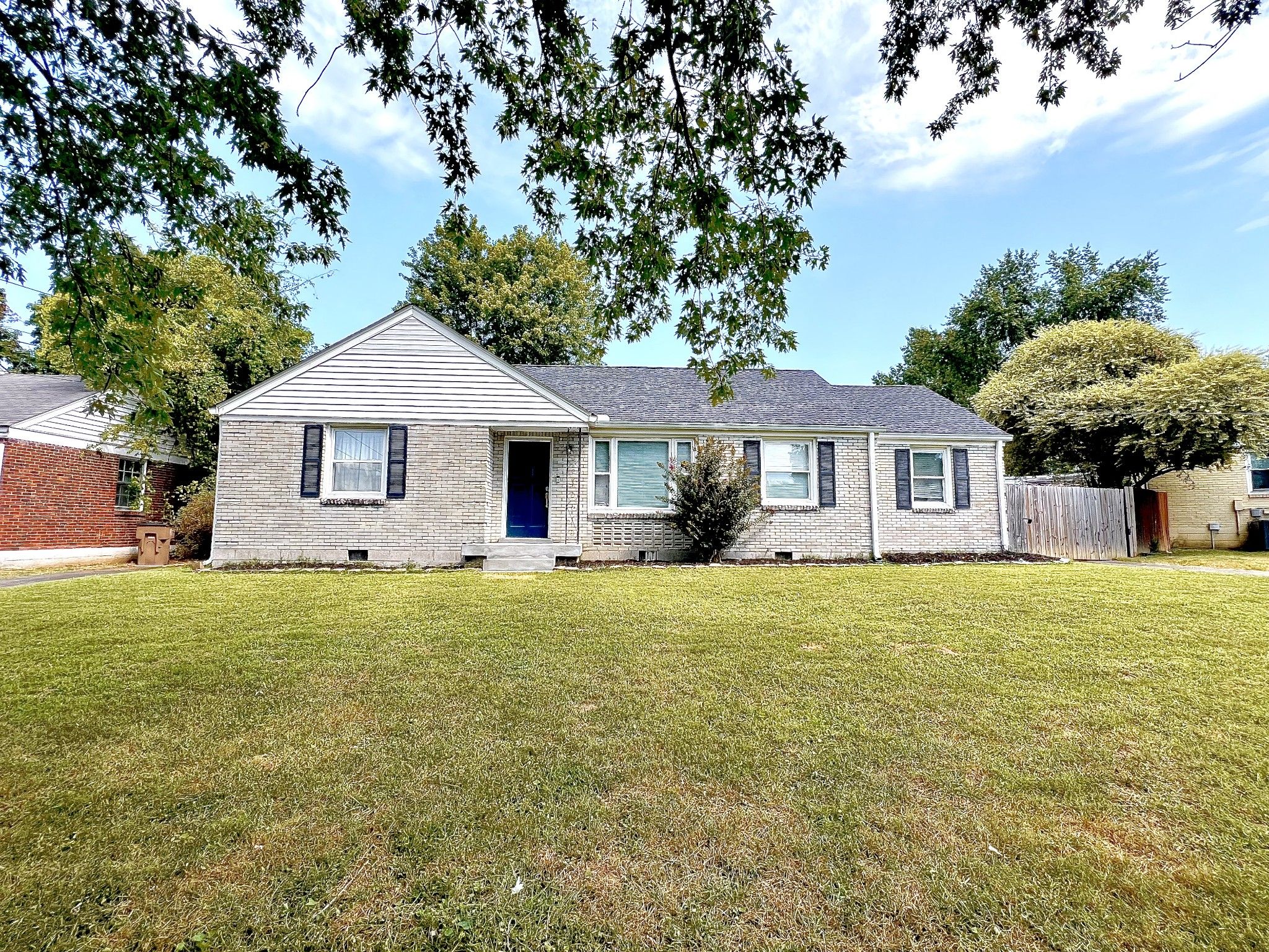 320 Pioneer Ln