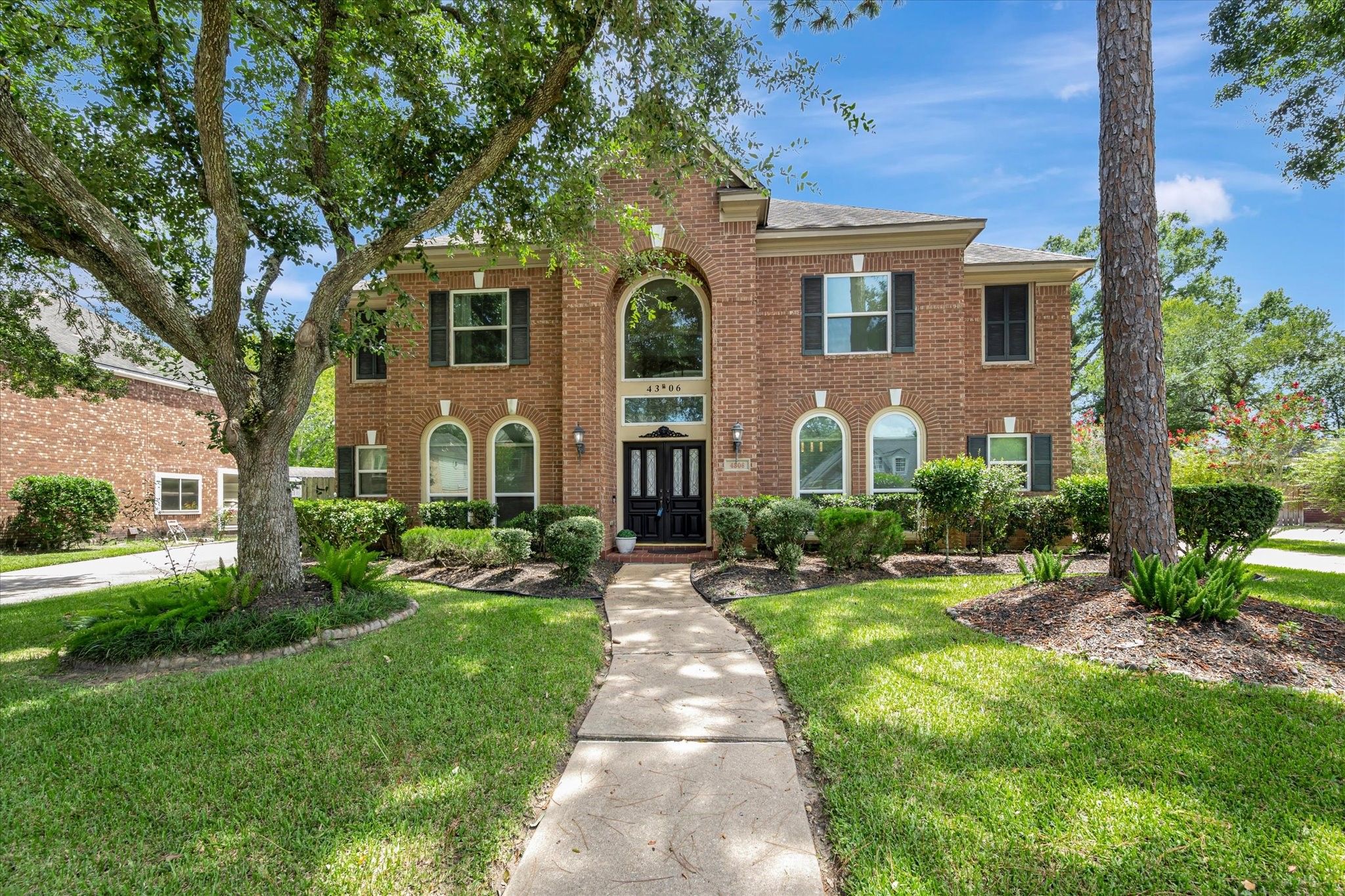 4306 Island Hills Drive