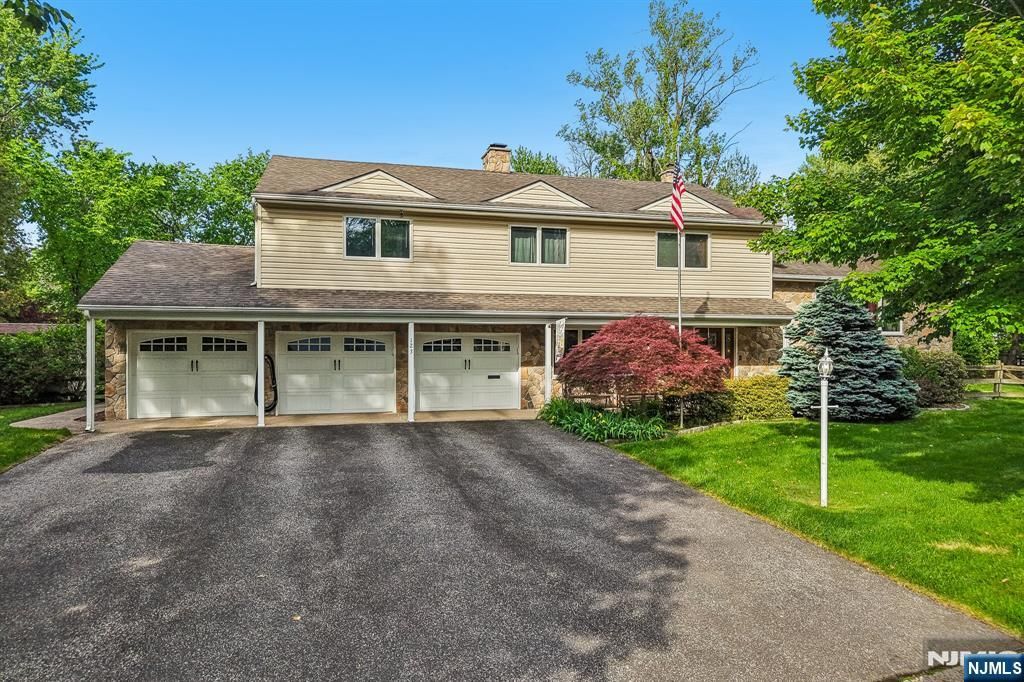 123 Midwood Road