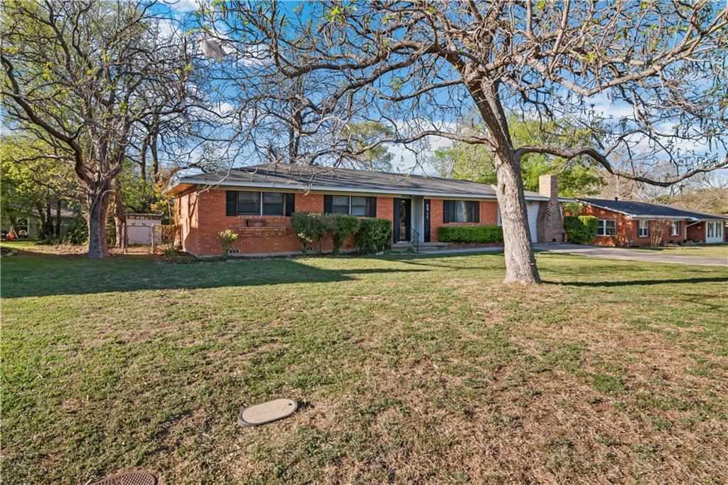 8817 Oakdale Drive