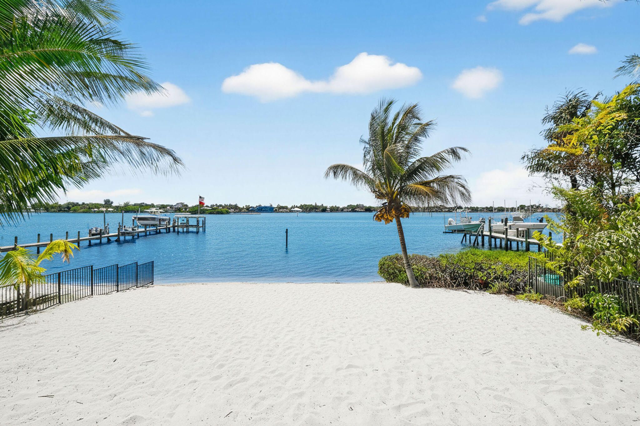 114 W Riverside Drive