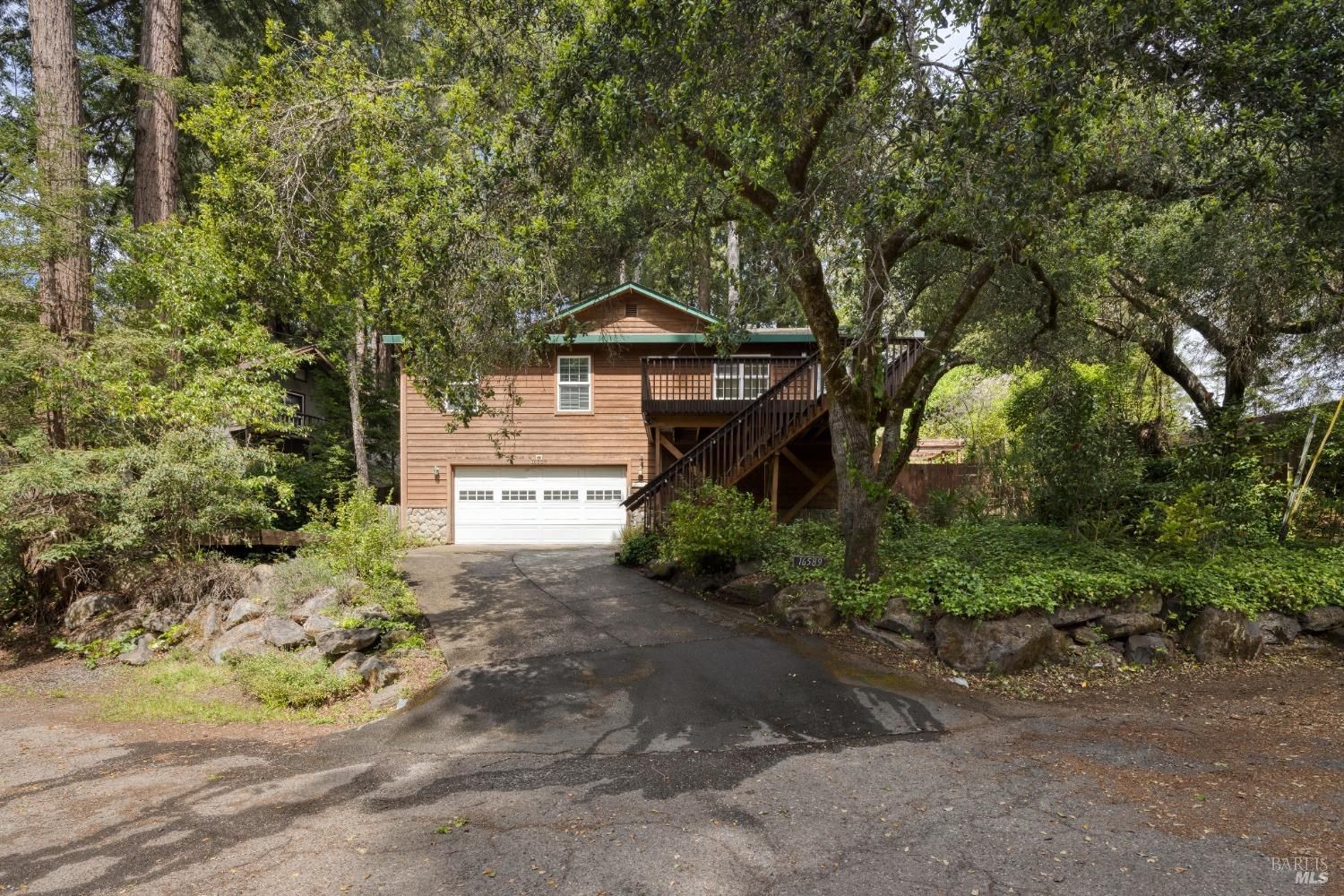16589 Glenda Drive