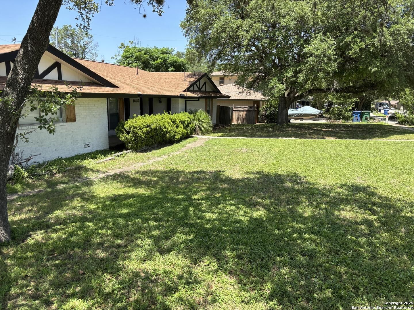 3651 Pinebluff