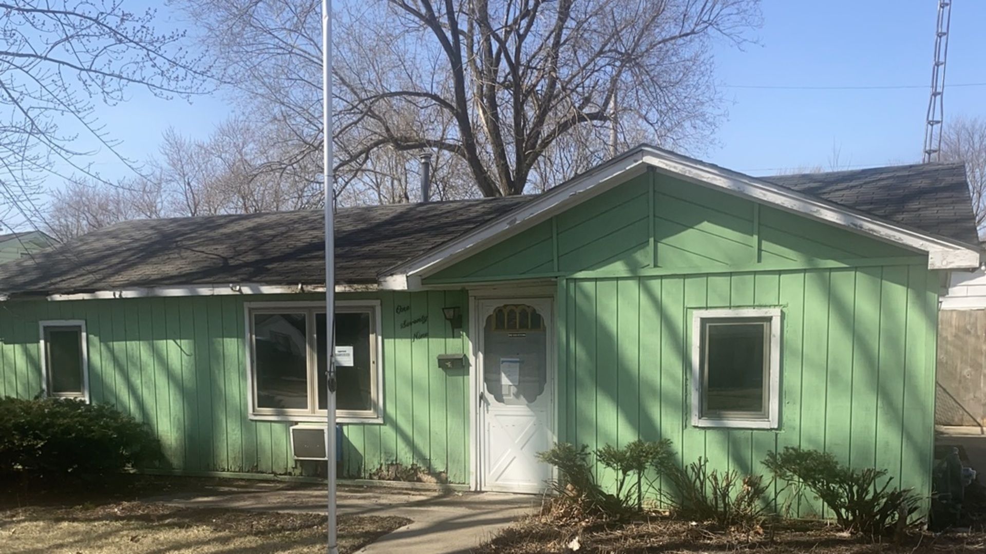 179 N Levasseur Avenue