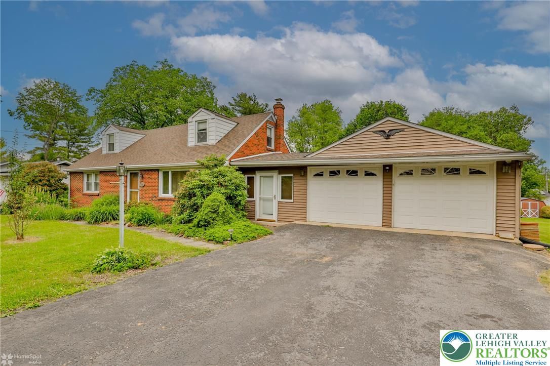 1390 Oakwood Drive