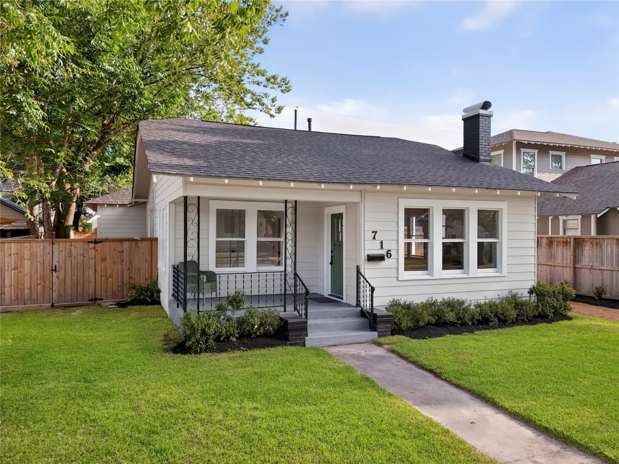 716 W Cottage Street