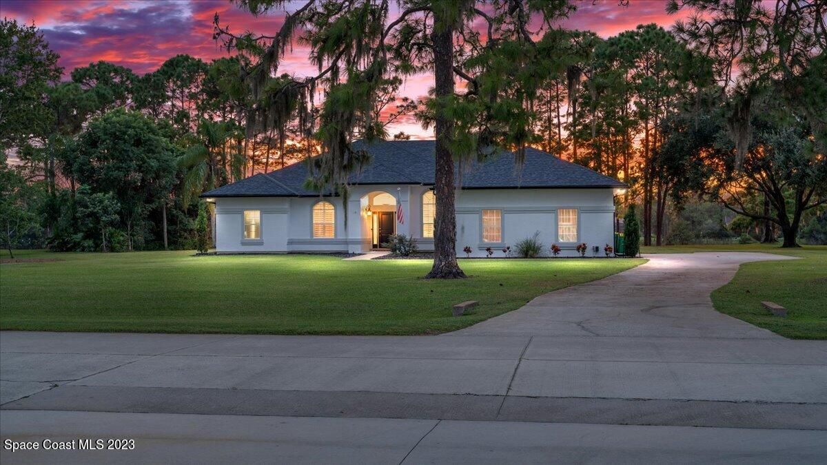 2716 Fawn Lake Boulevard