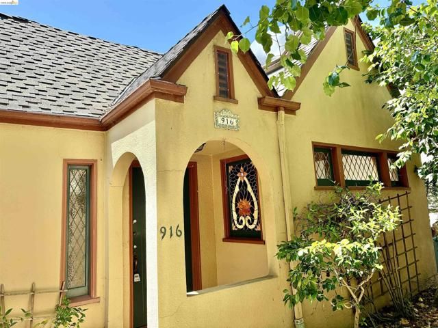 916 Cragmont Ave