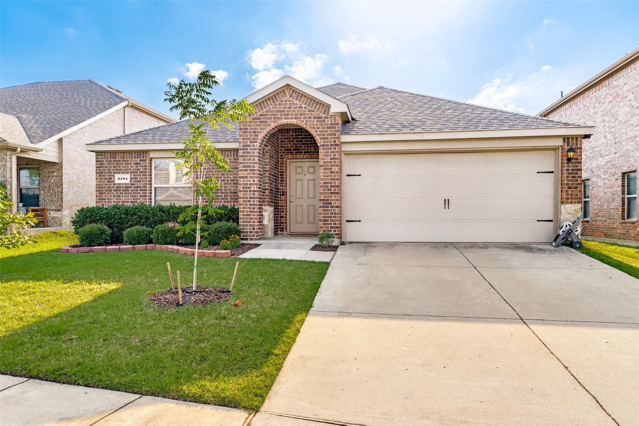 2104 Shady Glen Trail