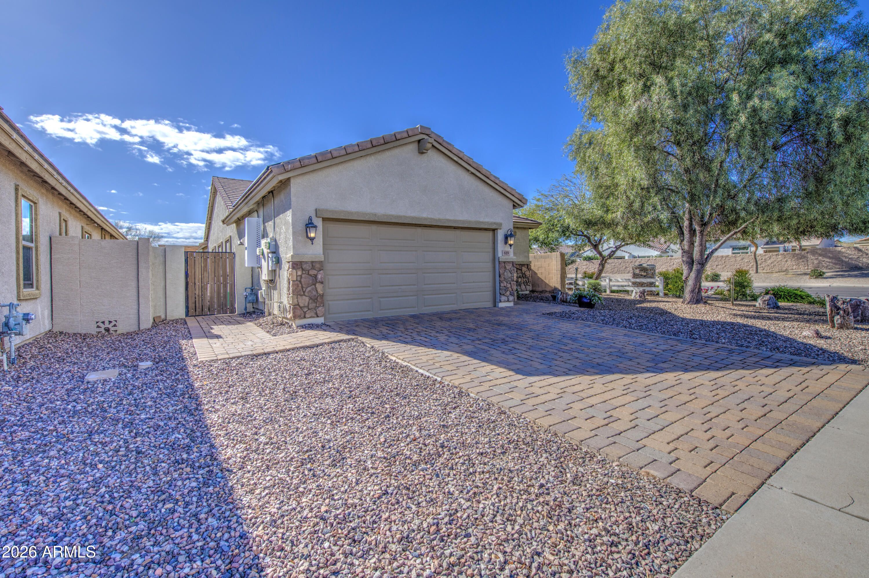 619 E Canyon Rock Road