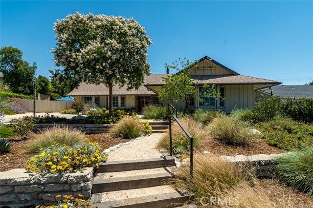2220 W Silver Tree